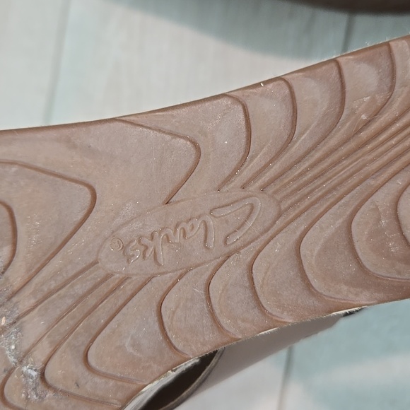Clarks Collection Cushion Soft Women's Tan Wedge Leather Sandals Shoes Sz 8.5 - Picture 12 of 13